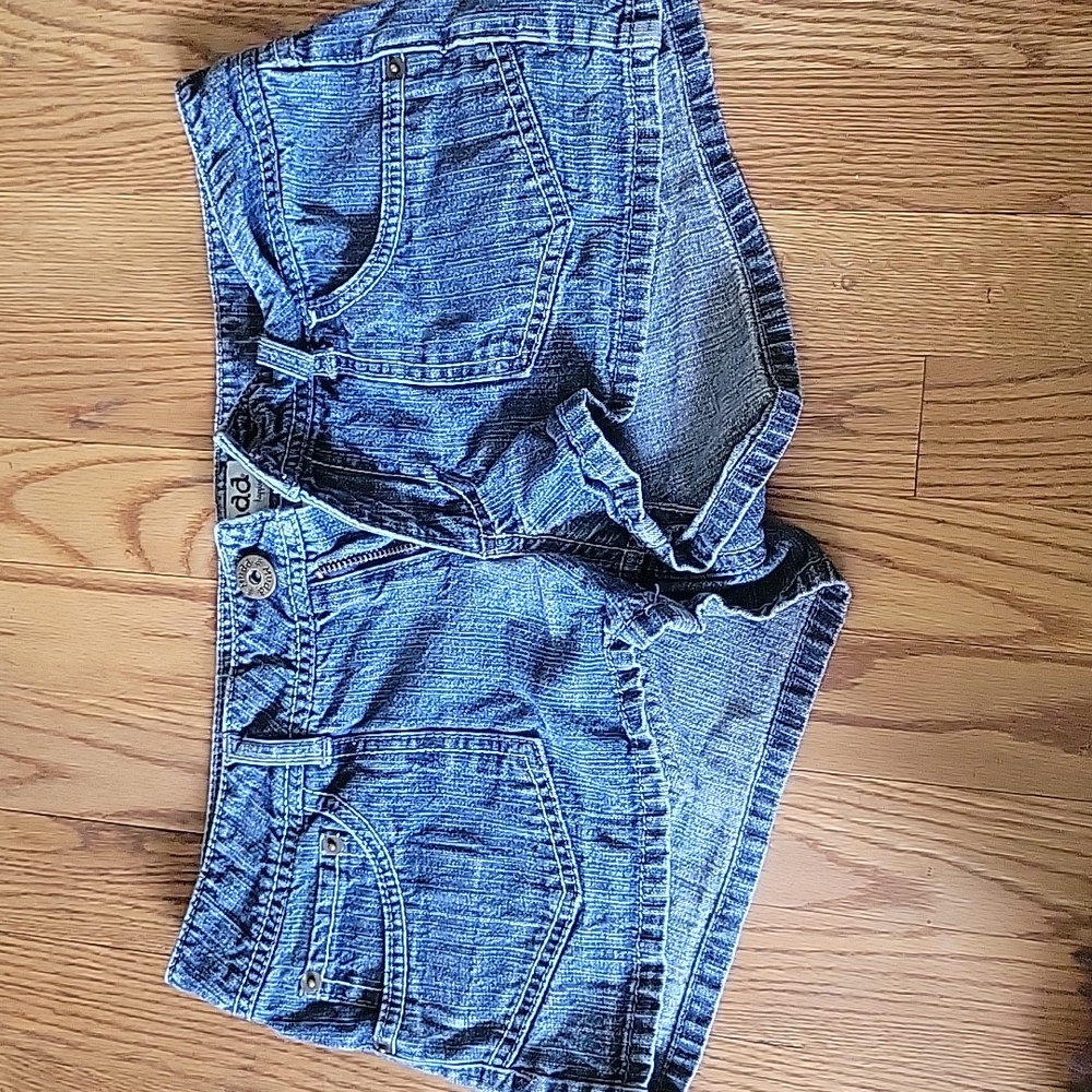 Woman's shorts